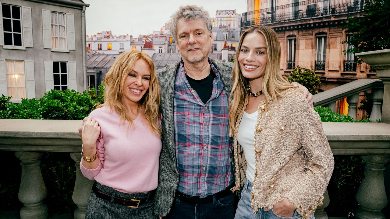 Margot Robbie dezvăluie secrete din viața ei și detalii despre experiența cu Kylie Minogue În cadrul unui interviu recent, actrița Margot ROBBIE a împărtășit detalii inedite despre pasiunile sale, amintiri din copilărie și momentele speciale petrecute alături de Kylie MINOGUE