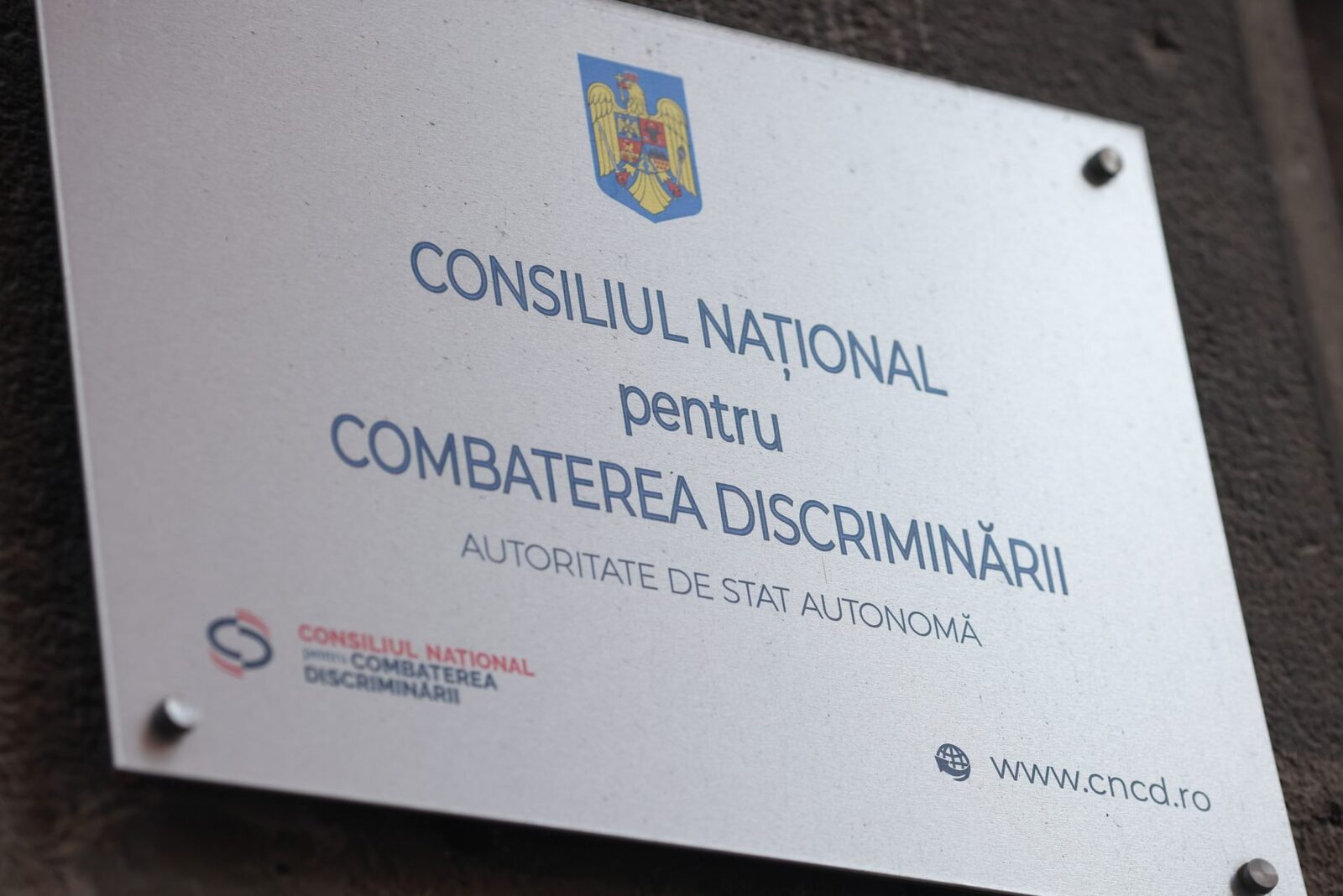 CNCD: Sistemul informatic învechit, o problemă majoră în combaterea discriminării Consiliul Național de Combatere a Discriminării (CNCD) se confruntă cu dificultăți semnificative în gestionarea activităților administrative din cauza infrastructurii IT învechite