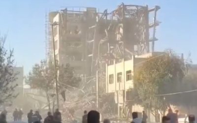 Atac aerian asupra unei clădiri cheie din Iran: Instituția responsabilă de alegerea liderului suprem, distrusă Un atac aerian coordonat de Israel și Statele Unite a vizat și distrus clădirea Adunării Experților din orașul Qom, Iran