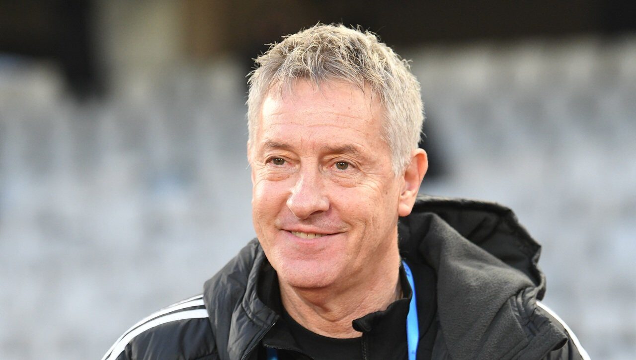U Cluj începe cu dreptul play-off-ul, dar Bergodi temperează entuziasmul Universitatea Cluj a debutat cu o victorie în play-off-ul Superligii, învingând CFR Cluj într-un derby clujean spectaculos