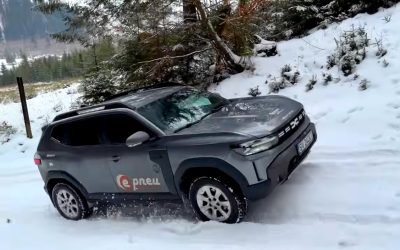 Dacia Duster, față în față cu giganți japonezi pe zăpadă: Cum s-a descurcat SUV-ul românesc Un test comparativ desfășurat în condiții reale de iarnă, pe un traseu montan din România acoperit de zăpadă, a pus la încercare Dacia Duster 4×4, alături de trei modele off-road japoneze recunoscute pentru robustețea lor: Suzuki Vitara, Mitsubishi Pajero Junior și Toyota Land Cruiser