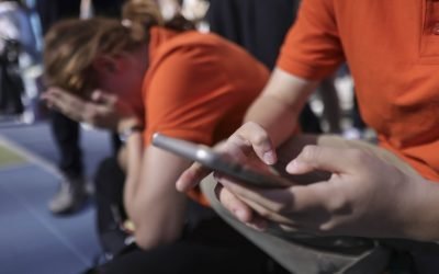 Indonezia închide ușile rețelelor sociale pentru adolescenți Guvernul indonezian a decis să interzică accesul tinerilor cu vârsta sub 16 ani la rețelele de socializare, începând cu 28 martie