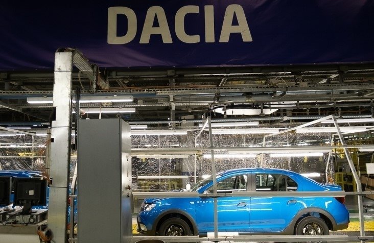 Dacia Mioveni: Scădere de producție și disponibilizări anunțate pentru 2026 Uzina Dacia de la Mioveni se pregătește pentru o perioadă dificilă