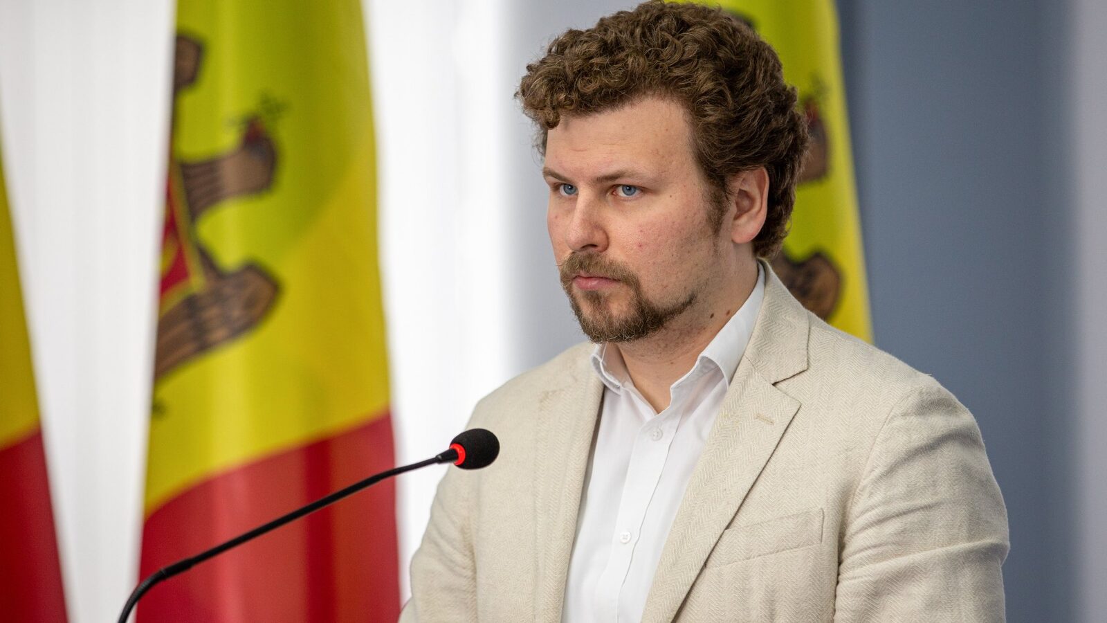 Dan Perciun, ministrul Educației din Republica Moldova, invitat la Academia Europa FM Ministrul Educației din Republica Moldova, Dan Perciun, este invitatul profesorului Marcel Bartic la emisiunea Academia Europa FM
