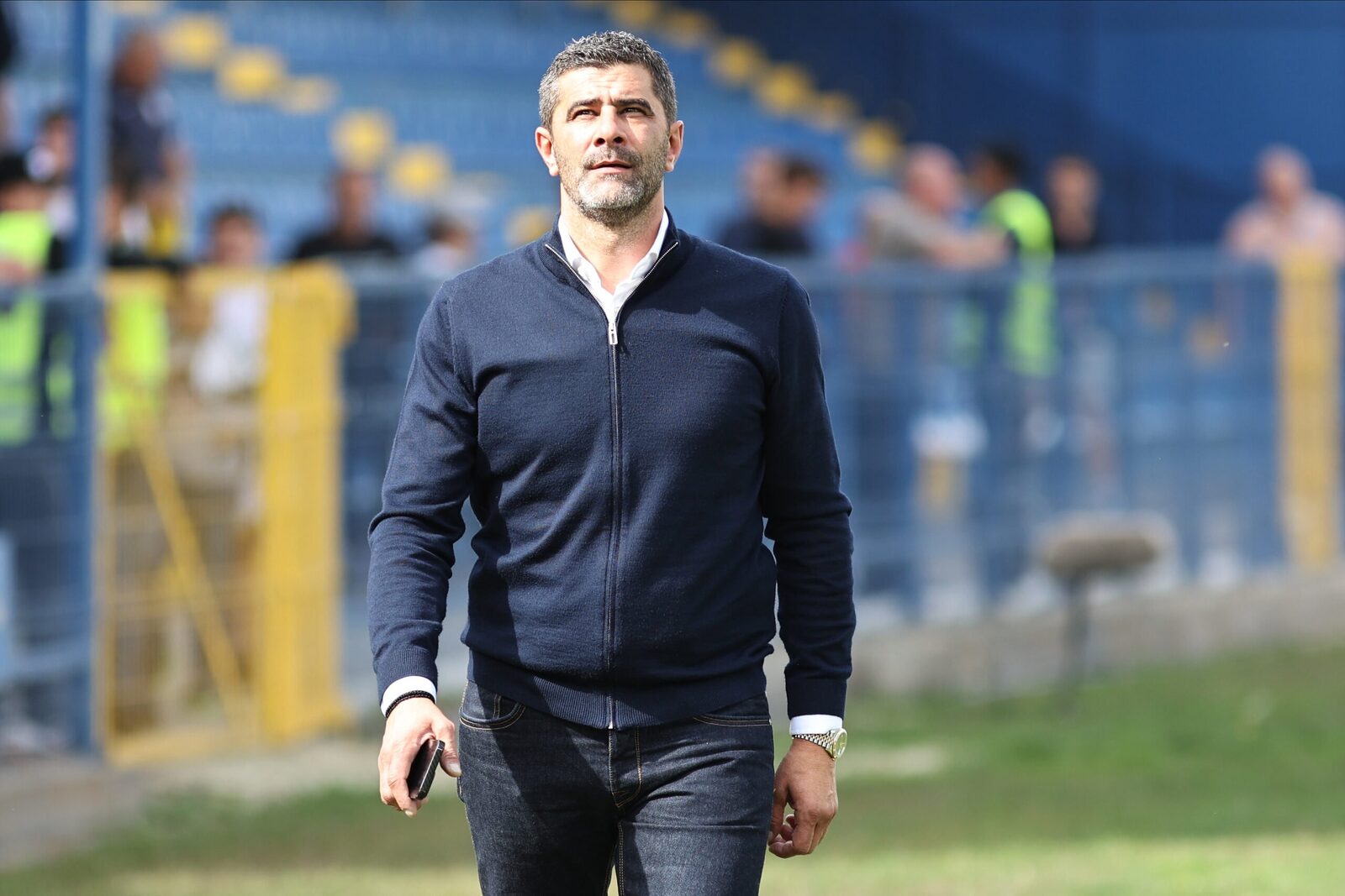 Coman, atac la adresa lui Tănase după criticile la adresa arbitrilor Președintele celor de la FC Argeș, Dani Coman, a reacționat dur la declarațiile lui Florin Tănase, fotbalistul FCSB, după victoria bucureștenilor împotriva celor de la UTA