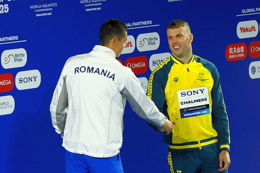 Popovici domină la Singapore: Aur la 100 și 200 metri liber și un moment savuros cu Chalmers David Popovici continuă să uimească lumea natației, reușind o performanță remarcabilă la Campionatele Mondiale de la Singapore