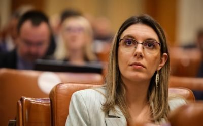 Ministrul Mediului, Diana Buzoianu, critică vehement „scandalul populist” legat de barajul Mihăileni, subliniind că lucrările vor continua cu respectarea legii