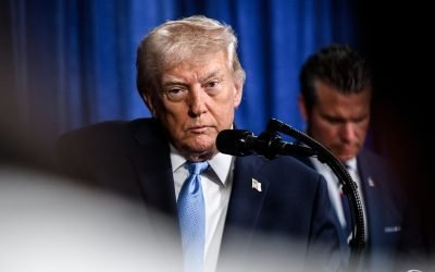 Trump declară operațiuni militare ample în Iran Fostul președinte american Donald Trump a anunțat că Statele Unite continuă să desfășoare operațiuni militare de amploare în Iran
