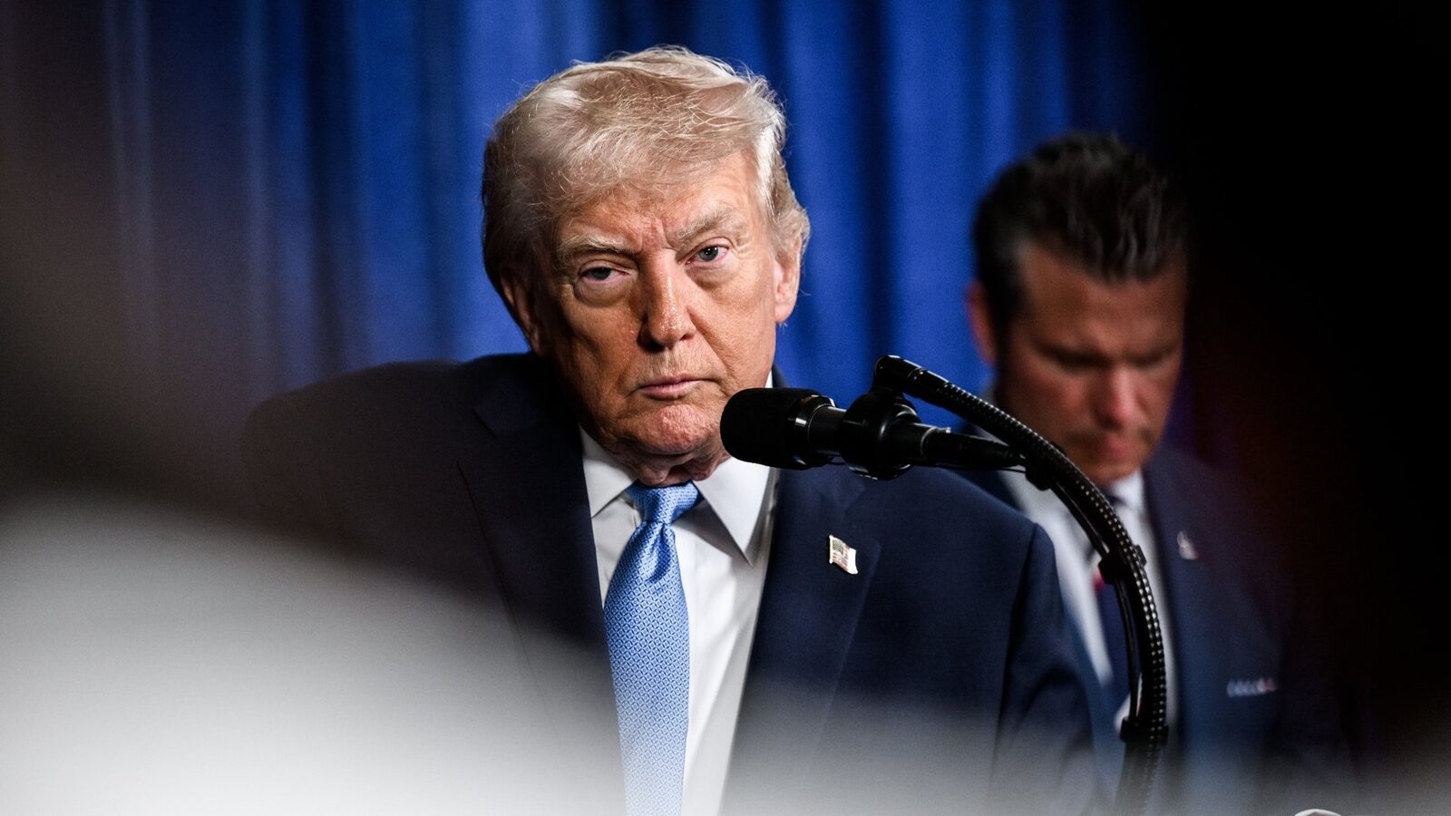 Trump declară operațiuni militare ample în Iran Fostul președinte american Donald Trump a anunțat că Statele Unite continuă să desfășoare operațiuni militare de amploare în Iran