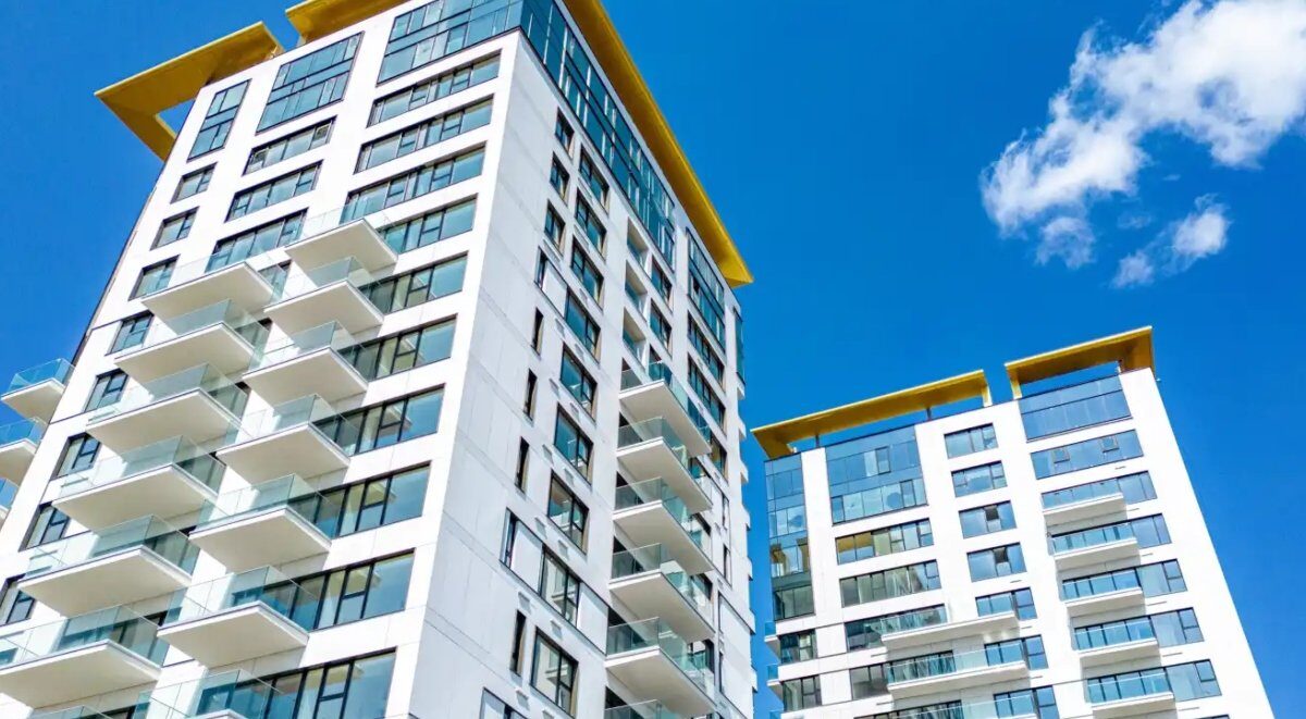 Blocuri cu sute de apartamente, pe Barbu Văcărescu