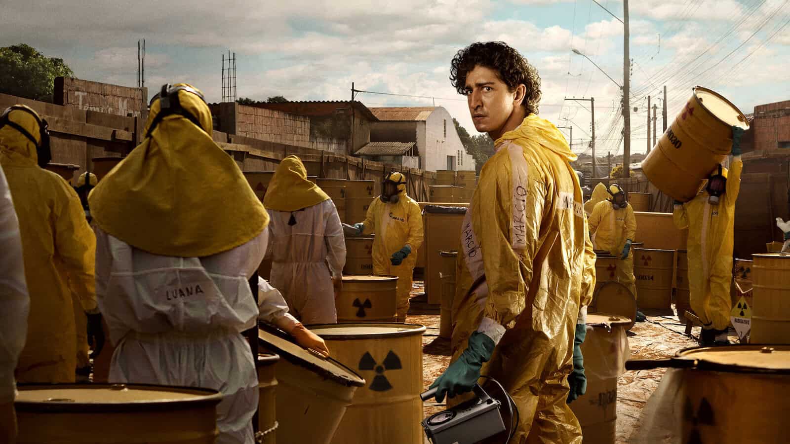 O nouă miniserie Netflix explorează tragedia nucleară din Goiania Netflix a lansat pe 18 martie miniseria braziliană „Emergência Radioativa”, o producție inspirată de accidentul radiologic din 1987 din Goiania, Brazilia