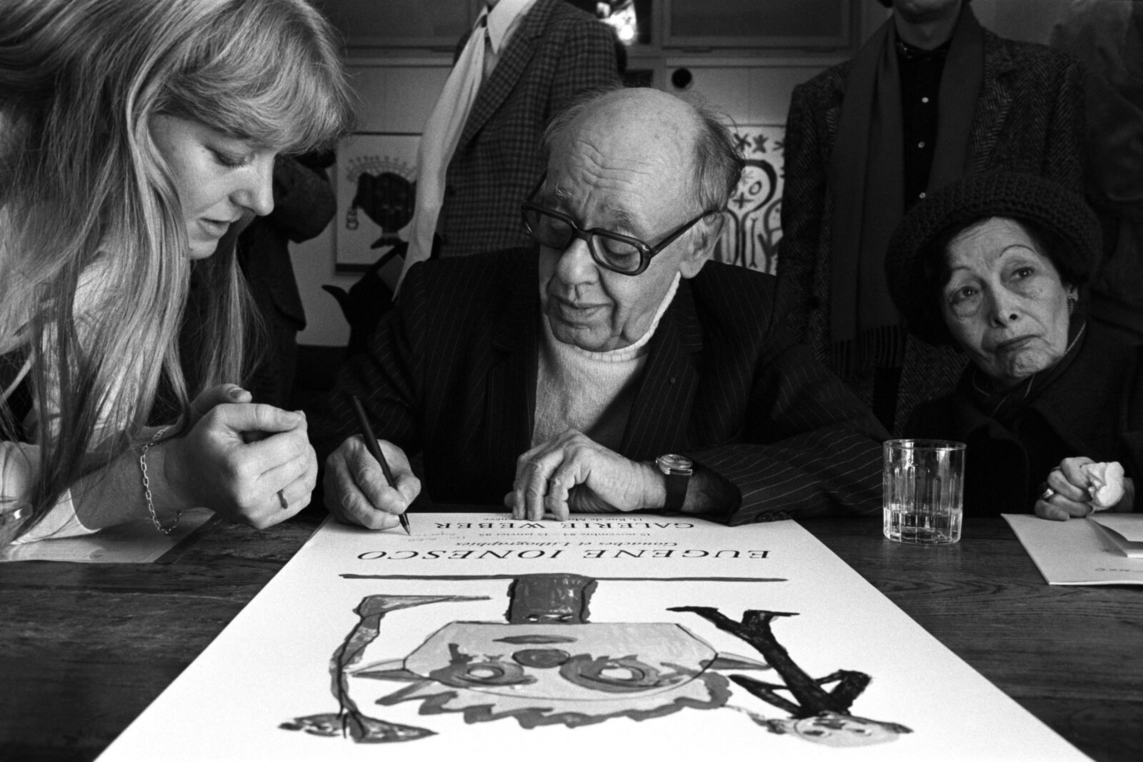 Eugen Ionescu, maestrul teatrului absurdului, comemorează 32 de ani de la dispariție Pe 28 martie, lumea artistică a marcat 32 de ani de la moartea lui Eugen Ionescu, dramaturgul româno-francez, un etalon al teatrului absurdului