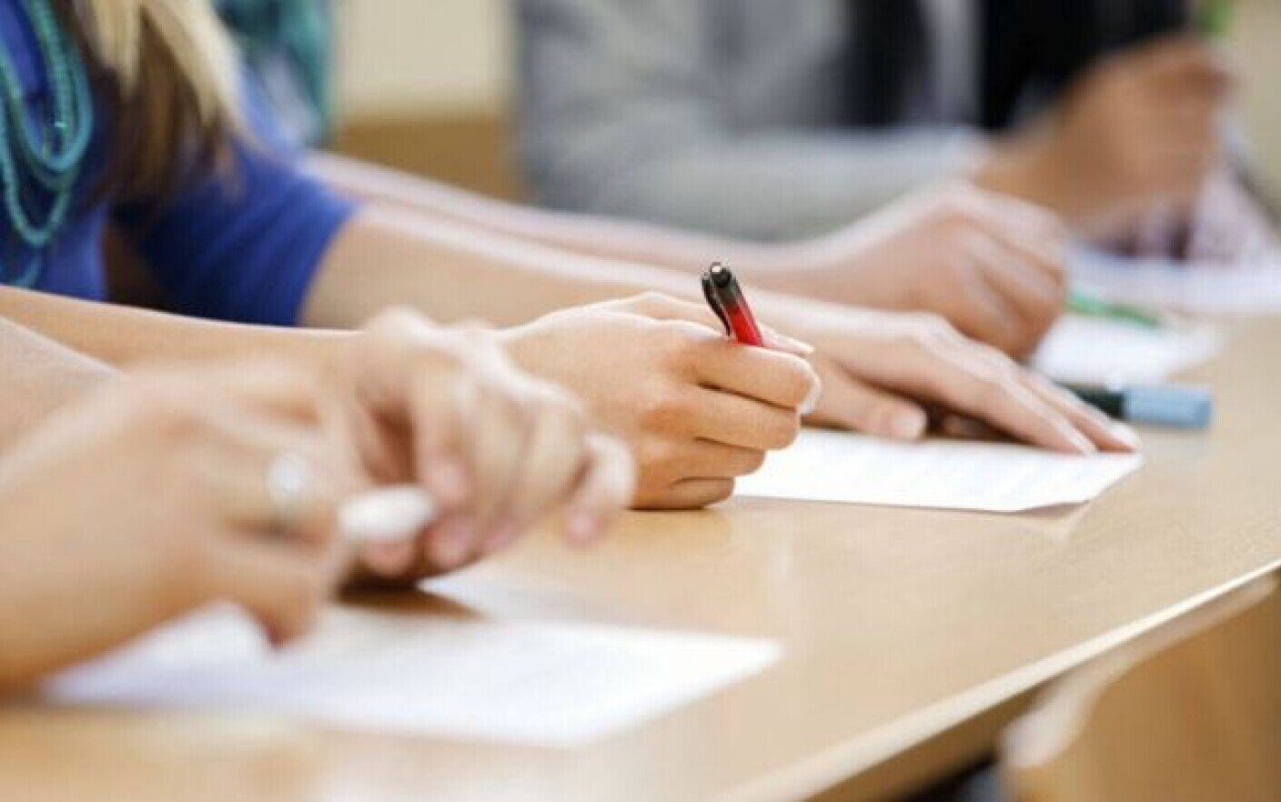 Reguli clare pentru simularea Evaluării Naționale 2025: Ce trebuie să știe elevii Ministerul Educației a stabilit o serie de reguli precise pentru desfășurarea simulărilor Evaluării Naționale din 2025, cu scopul de a pregăti elevii pentru examenul final