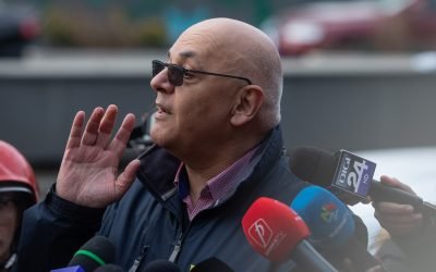 Procurori militari au descins vineri la Departamentul pentru Situații de Urgență (DSU), ridicând documente și telefoane mobile