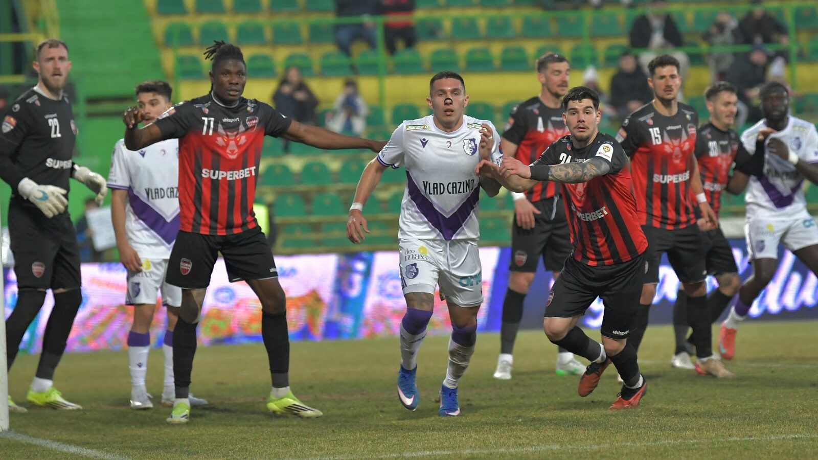FC Argeș, în semifinale după un meci dramatic cu Bistrița FC Argeș s-a calificat în semifinalele Cupei României, după ce a învins Gloria Bistrița cu scorul de 3-2, într-un meci spectaculos disputat la Mioveni