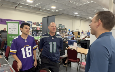 Pasionații de carduri sportive, reuniți la Tampa pentru vacanța de primăvară TAMPA, Florida – Weekendul de început de vacanță de primăvară a adunat familii întregi în jurul cardurilor sportive și al amintirilor pe care acestea le evocă