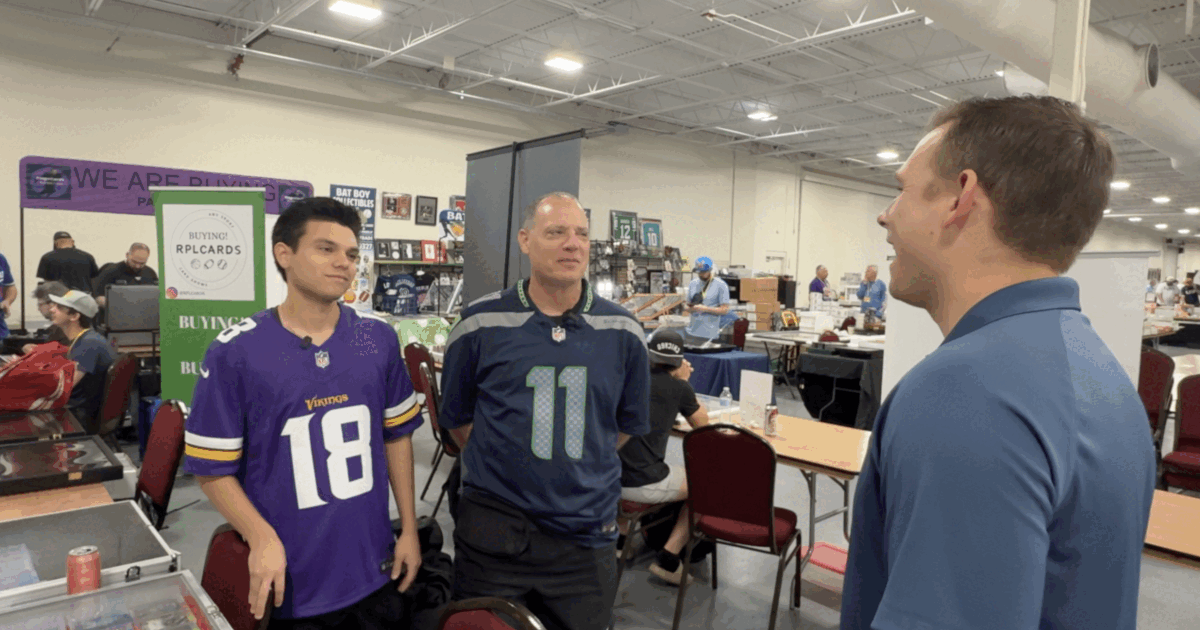 Tampa families kick off spring break at Tampa Sports Collectors Expo