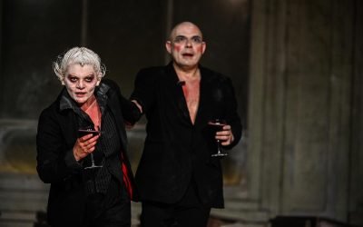 Faustul lui Purcărete revine la Sibiu: Biletele se pun în vânzare vineri Spectacolul „Faust”, regizat de Silviu Purcărete, revine pe scena Teatrului Radu Stanca din Sibiu, după 18 ani și peste 300 de reprezentații
