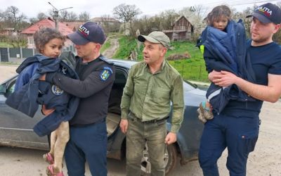 Fetițele dispărute din Târnăveni au fost găsite: Salvate de un pădurar Două fetițe din Târnăveni, județul Mureș, date dispărute de mai bine de 24 de ore, au fost găsite de un pădurar din cadrul Ocolului Silvic Luduș