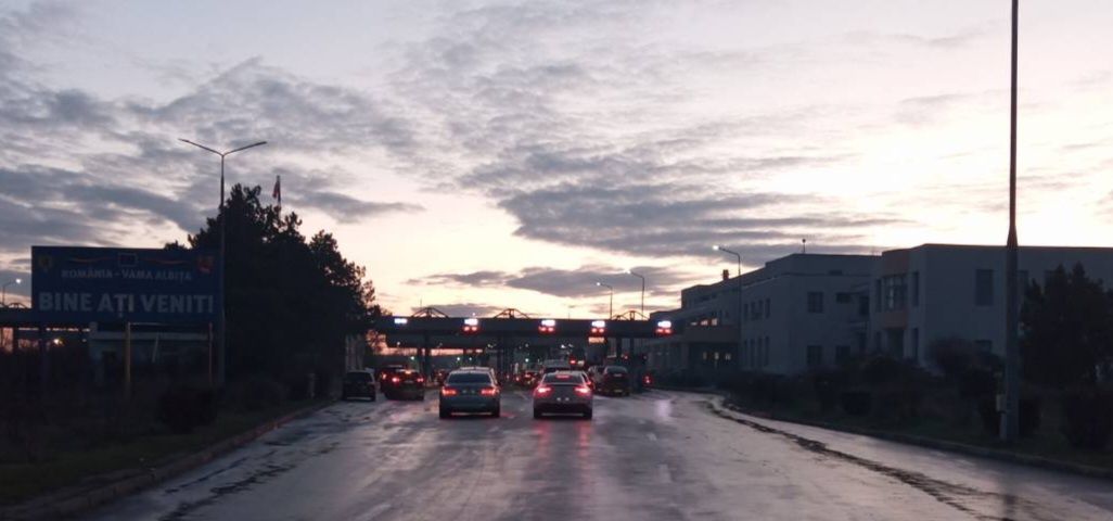 Nou punct de frontieră rutier între România și Republica Moldova Guvernul României a aprobat, joi, includerea noului punct de frontieră rutier Ungheni – Ungheni în acordul bilateral cu Republica Moldova privind punctele de trecere a frontierei