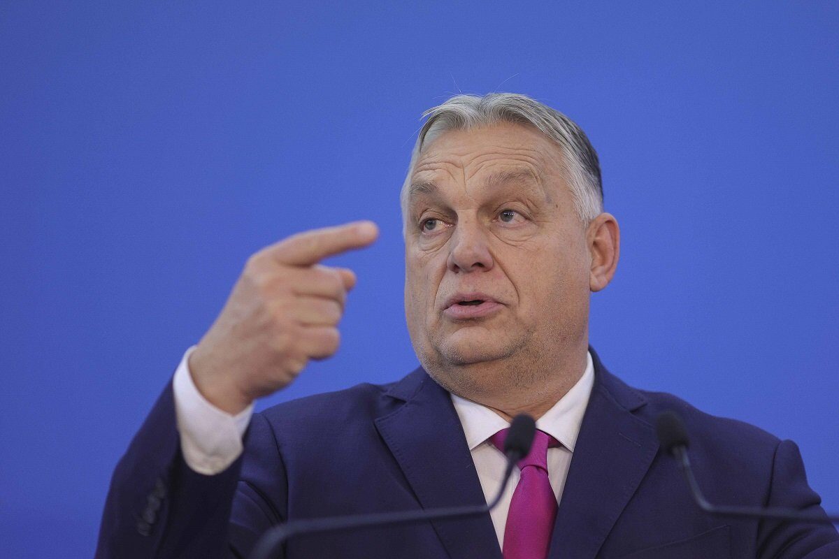 Sancțiuni americane pentru oficialii maghiari implicați în blocarea ajutorului pentru Ucraina Doi senatori americani intenționează să prezinte un proiect de lege care prevede sancțiuni împotriva înalților oficiali maghiari implicați în obstrucționarea ajutorului acordat Ucrainei
