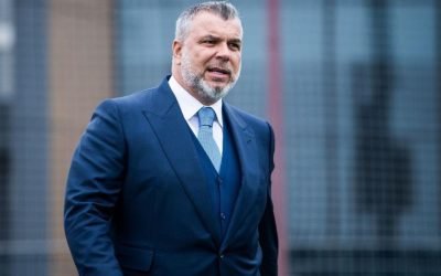Cosmin Olăroiu, sprijin pentru elevii suceveni blocați în Dubai Un grup de zece elevi și patru profesori de la Colegiul Național „Petru Rareș” din Suceava, aflați în Dubai, au beneficiat de sprijinul financiar al antrenorului Cosmin Olăroiu, după ce întoarcerea lor în România a fost amânată din cauza contextului internațional
