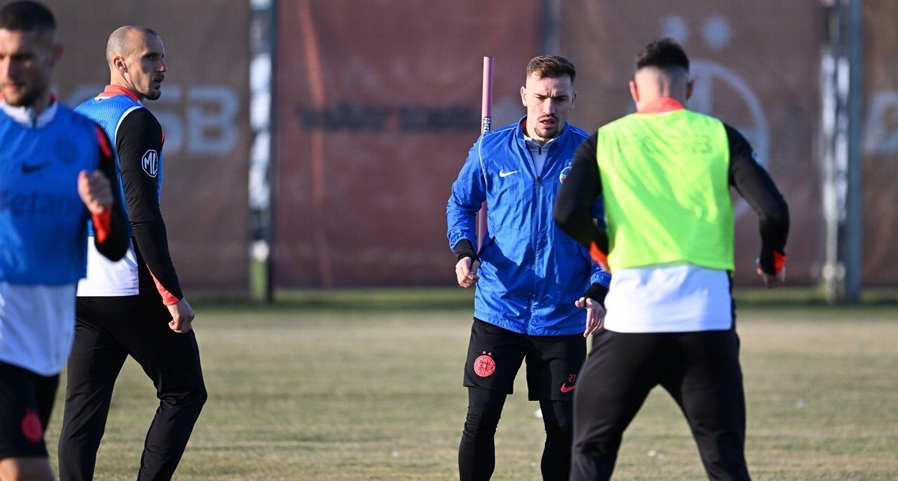 Vlad Chiricheș, pe lista de plecări de la FCSB: Gigi Becali renunță la fundaș după un sezon dezamăgitor FCSB se pregătește pentru o serie de schimbări majore în cadrul lotului, după un sezon marcat de rezultate sub așteptări