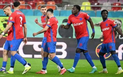 Becali ia foc: Două schimbări radicale la pauza meciului FCSB – U Cluj FCSB, campioana en-titre, a suferit o înfrângere pe teren propriu în fața celor de la U Cluj, scorul la pauză fiind de 1-2