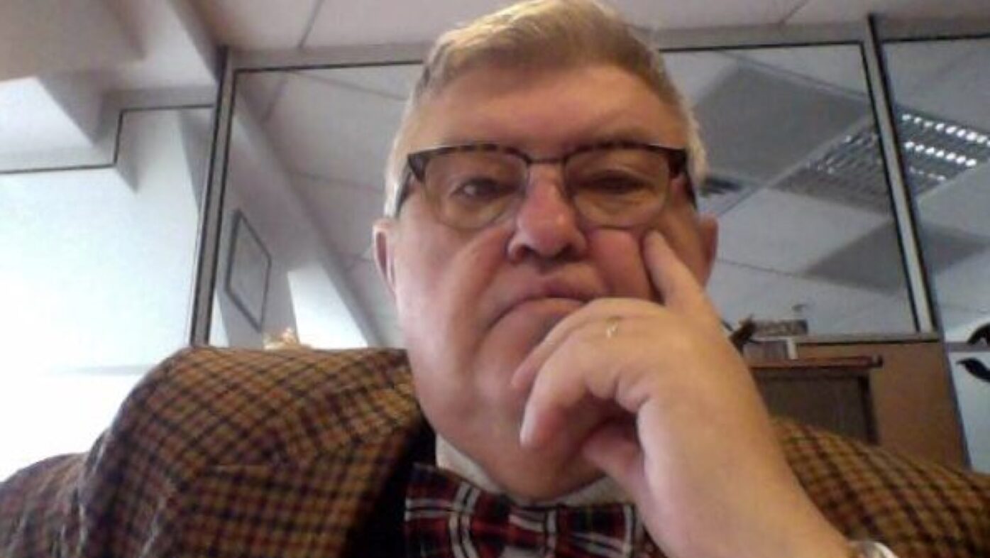 Industria de apărare, un subiect fierbinte: Generalul Grumaz dezvăluie starea dezastruoasă a sectorului În cadrul podcastului „HAI România!”, moderat de Robert Turcescu și la care a participat jurnalistul Sorin Roșca Stănescu, generalul Alexandru Grumaz a abordat o temă sensibilă: starea industriei de apărare românești
