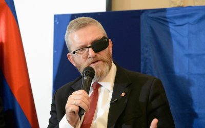 PE a votat pentru ridicarea imunității lui Grzegorz Braun Parlamentul European a votat pentru ridicarea imunității eurodeputatului polonez de extremă-dreapta Grzegorz Braun, permițând astfel justiției din Polonia să investigheze diverse acuzații penale