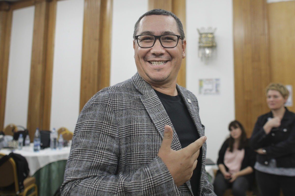 Fritz acuză PSD de „cinism” în scandalul privind repatrierea fiicei lui Victor Ponta Liderul USR, Dominic Fritz, critică dur solicitarea PSD de a trimite Corpul de control al premierului la Ministerul Afacerilor Externe (MAE), în contextul controversei privind repatrierea unor cetățeni români din Oman