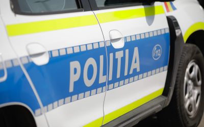 Accident grav la Pitești: Un mort și trei răniți, șoferul reținut Un tânăr de 20 de ani a fost reținut pentru 24 de ore de către polițiștii din Argeș, după ce a provocat un accident rutier grav în Pitești, soldat cu decesul unei persoane și rănirea altor trei