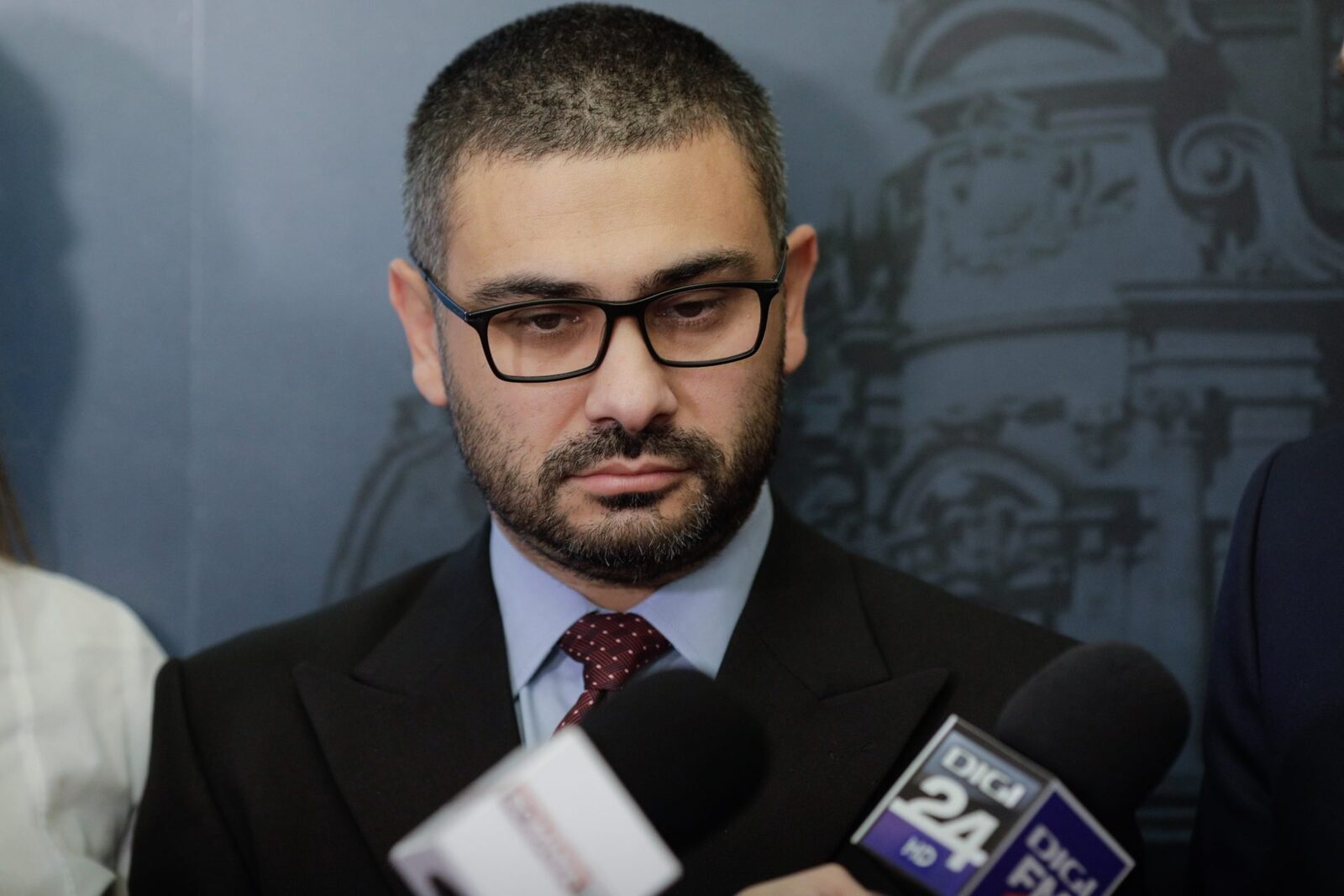 Blocaj în dezbaterea bugetului pe 2026: PSD acuză USR și PNL de „încăpățânare” Dezbaterile privind bugetul de stat pentru anul 2026 au fost din nou perturbate de tensiuni în Parlament, după ce un amendament al Partidului Social Democrat (PSD) a fost respins