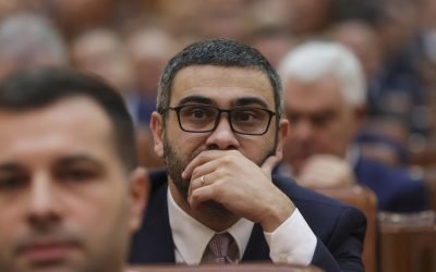 Sprijinul financiar pentru pensionarii cu venituri mici, amânat? Posibil ca prima tranșă să ajungă după Paște București – Pensionarii cu pensii sub 3.000 de lei ar putea primi prima tranșă a sprijinului financiar promis, amânată, conform declarațiilor ministrului Muncii, Florin Manole