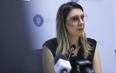 PSD sfidează protocolul de guvernare și se aliază cu AUR pentru a ataca ministrul Mediului Liderul senatorilor PSD, Daniel Zamfir, a anunțat că partidul său va vota, luni, la Senat, moțiunea simplă depusă de AUR și grupul Pace împotriva ministrei Mediului, Diana Buzoianu