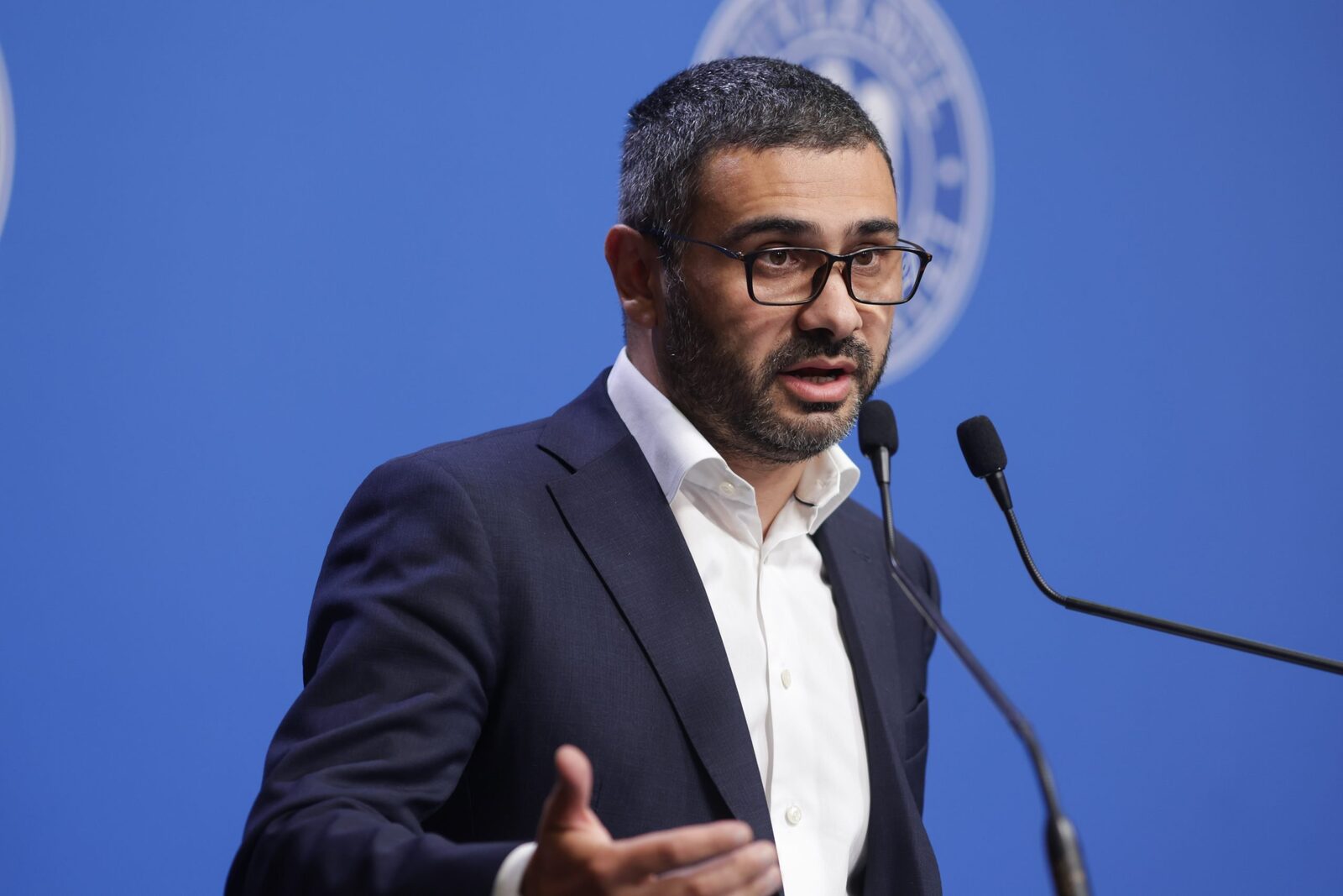 Ministerul Muncii semnalează probleme majore în proiectul de buget pentru 2026 Ministerul Muncii, condus de Florin Manole (PSD), avertizează că alocările bugetare propuse pentru anul 2026 sunt cu 7,5% mai mici decât execuția bugetară din 2025