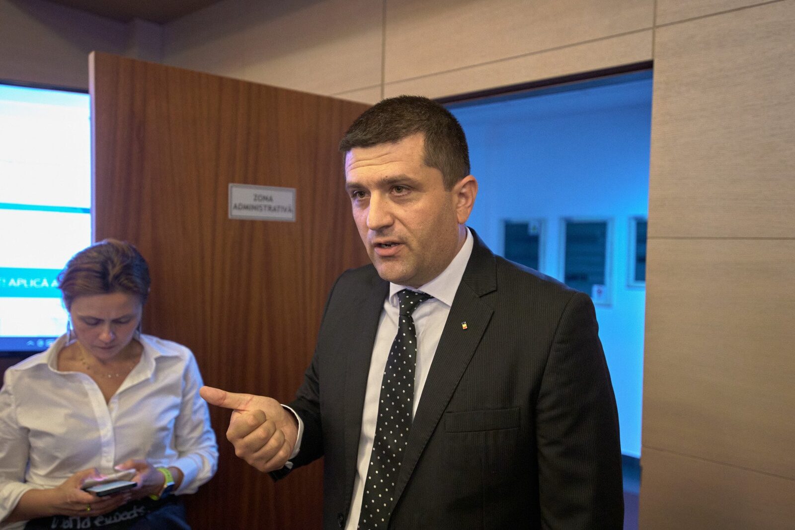 Ministrul Apărării: Trupele americane suplimentare nu cresc riscul pentru România Ministrul Apărării Naționale, Radu Miruță, a declarat luni că prezența unor trupe și echipamente militare americane suplimentare în România nu reprezintă o creștere a riscului pentru țară