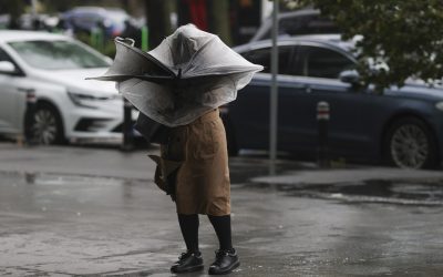 Alerte meteo severe: Ploi torențiale, vânt puternic și ninsori viscolite în multe județe Meteorologii au emis vineri dimineață trei alerte cod galben de vreme rea, valabile pentru numeroase județe din țară până pe 30 martie