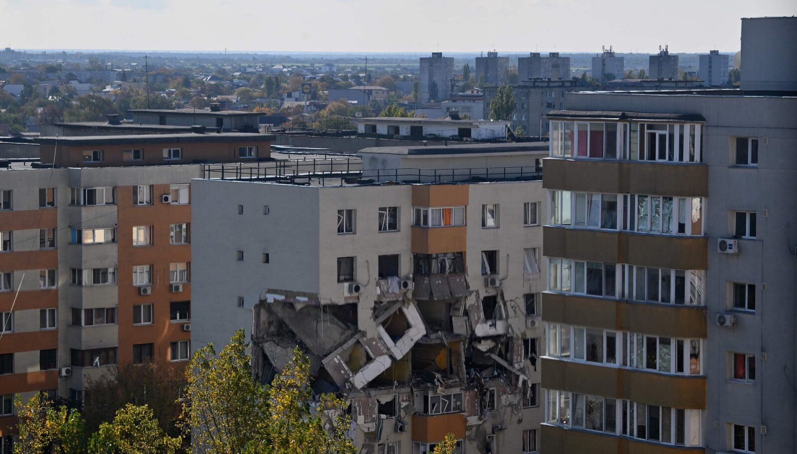 Video | Rahova: Prețul lucrărilor la bloc majorat, demolarea luată în calcul de primărie