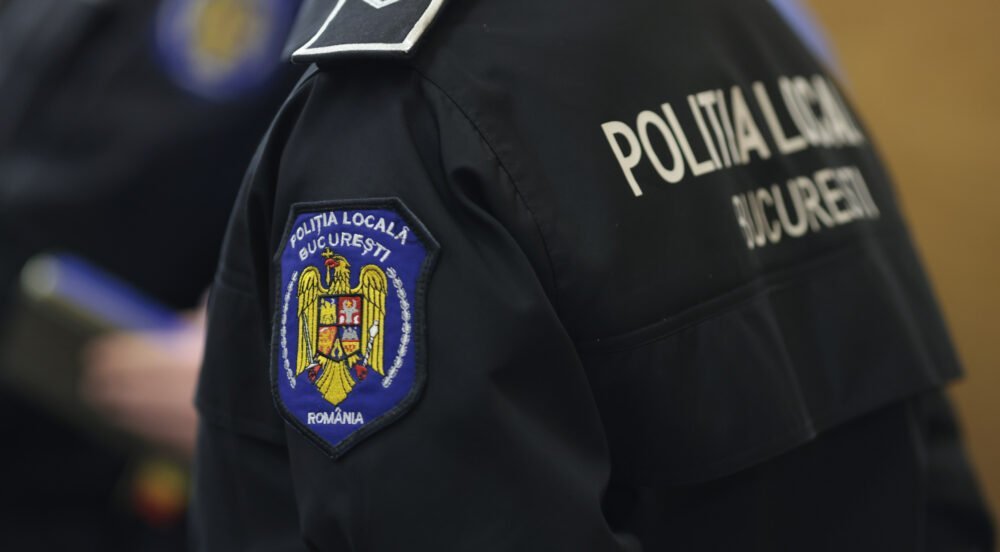 Amenzi pe bandă rulantă în București: Poliția Locală a aplicat mii de sancțiuni în primele luni ale anului Poliția Locală a Municipiului București a intensificat acțiunile de control în primele două luni ale acestui an, rezultatul fiind aplicarea a aproape 6.000 de amenzi