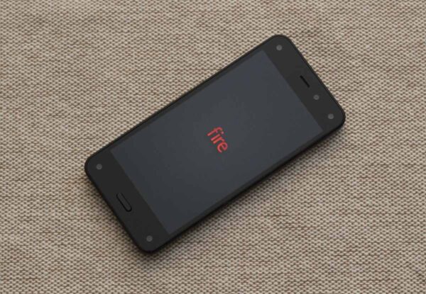 Amazon pregătește un nou smartphone, la 12 ani de la eșecul Fire Phone Gigantul comerțului electronic, Amazon, plănuiește să revină pe piața telefoanelor mobile cu un nou smartphone bazat pe inteligență artificială