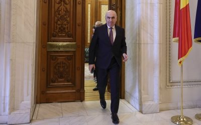 Bolojan: Proiectul privind cumulul pensie-salariu, gata de trimitere în Parlament Premierul Ilie Bolojan a anunțat luni că proiectul de lege privind cumulul pensiei cu salariul în sectorul public este finalizat și așteaptă avizul Consiliului Superior al Magistraturii (CSM)