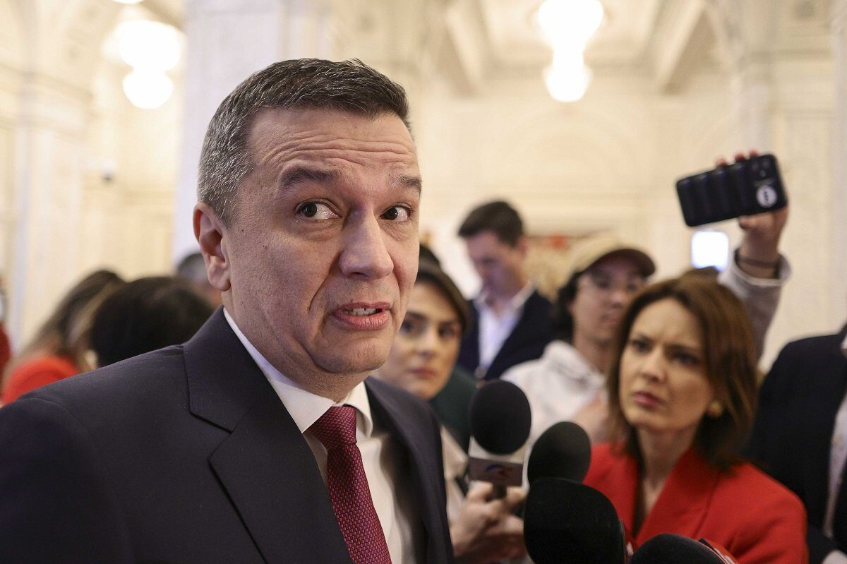 Grindeanu exclude alianța cu AUR și un guvern minoritar Președintele PSD, Sorin Grindeanu, a declarat vineri, 27 martie, după o întâlnire cu membrii de partid la Slatina, că social-democrații nu vor face front comun cu AUR și nici nu vor sprijini un guvern care nu are majoritate