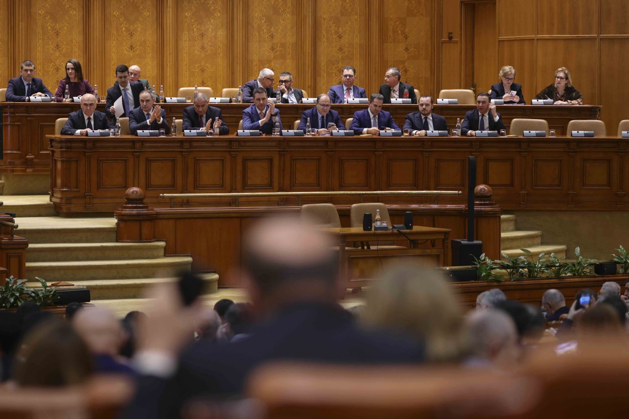 Bugetul de stat pe 2026 a trecut de Parlament cu o majoritate confortabilă, dar cu un sprijin neașteptat din partea opoziției