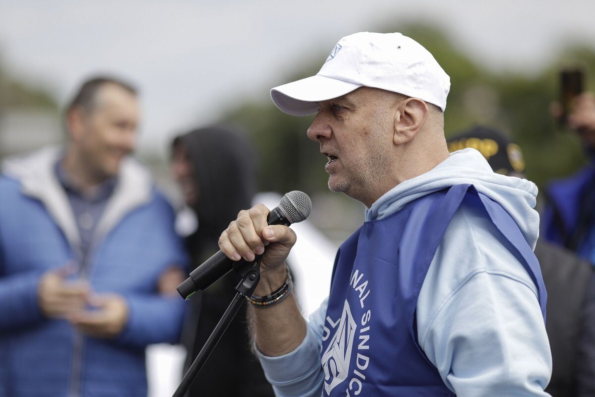 Blocul Național Sindical (BNS) trage un semnal de alarmă cu privire la posibilele efecte negative ale reducerii cu 10% a cheltuielilor de personal la Agenția Națională de Administrare Fiscală (ANAF) și la Casa Națională de Asigurări de Sănătate (CNAS)