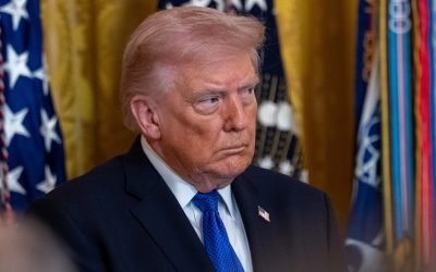 Trump decide ce se întâmplă cu agenții ICE în timpul Cupei Mondiale, pe fondul tensiunilor cu Iranul Administrația americană a decis că agenții ICE (Immigration and Customs Enforcement) nu vor efectua operațiuni speciale în timpul Cupei Mondiale de fotbal, care va fi co-organizată de Statele Unite în această vară