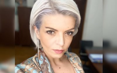 Ioana Lazăr preia conducerea Ministerului Educației după expirarea interimatului lui Bolojan București, 2 martie 2026 – După 45 de zile de interimat, exercitat de premierul Ilie Bolojan, conducerea Ministerului Educației și Cercetării (MEC) a fost preluată de secretarul general, Ioana Lazăr