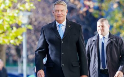 Klaus Iohannis, prezent la slujba de Florii în Sibiu Fostul președinte Klaus Iohannis a participat duminică la slujba de Florii, alături de soția sa, Carmen Iohannis, la biserica din centrul Sibiului