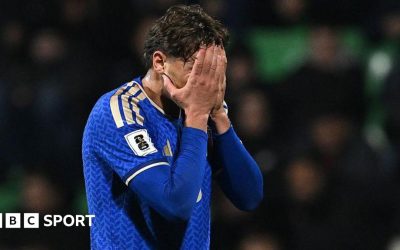 Decăderea fotbalului italian: De la glorie mondială la umbra trecutului Acum douăzeci de ani, Italia se alinia în finala Campionatului Mondial cu o echipă legendară, considerată de mulți cea mai valoroasă din istoria fotbalului italian