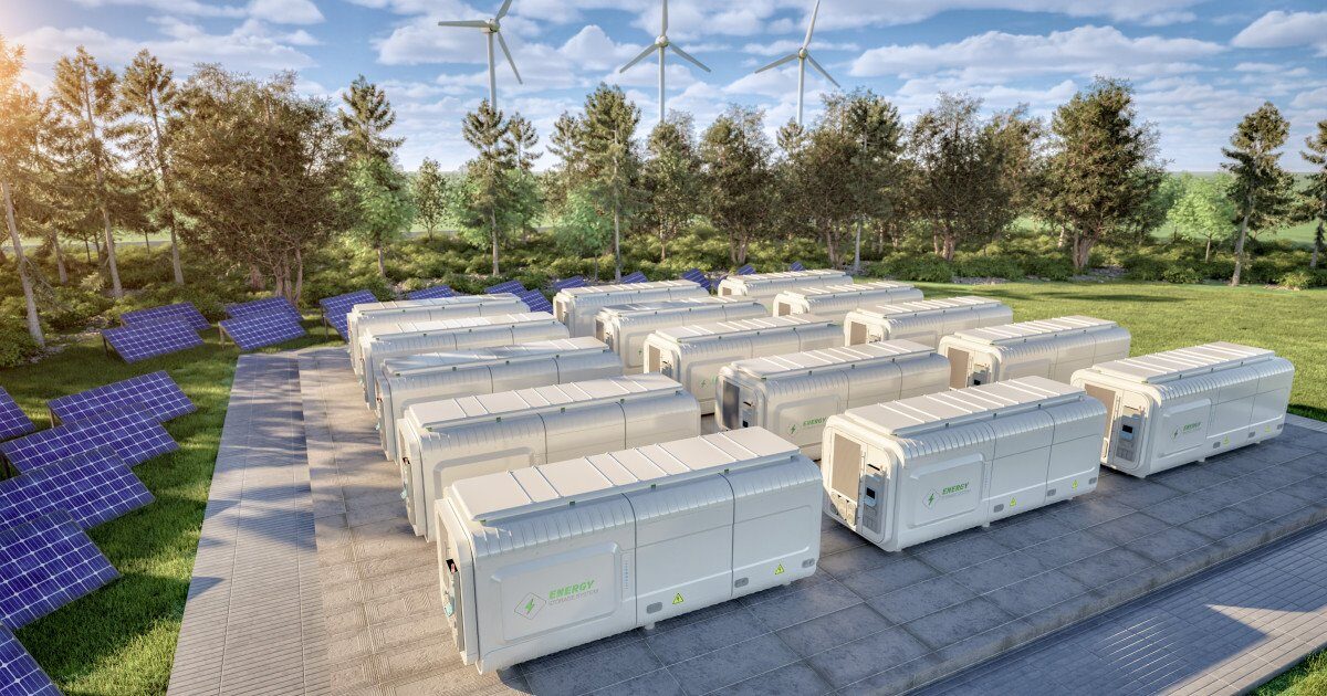 România primește finanțare europeană pentru stocarea energiei Comisia Europeană a aprobat schema de ajutor de stat prin care România va beneficia de 150 de milioane de euro pentru investiții în sisteme de stocare a energiei electrice